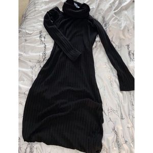 Beautiful black midi dress- Kim Kardashian vibes